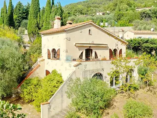 Spéracèdes 06530 Achat / Vente maison 5 pièces t5 au dernier étage