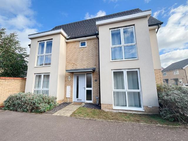Spitfire Road, Cambridge CB23 3 bed semi detached house to rent £1,695 pcm £391 pw