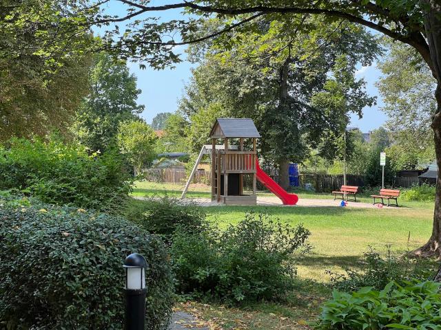 SPIELPLATZ für Ihre Kinder und viel PLATZ auf 122 qm mit 5 Zimmern