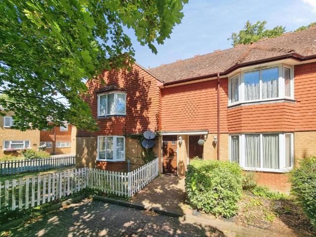 Spillett Close, Kent ME13 1 bed flat to rent £925 pcm £213 pw