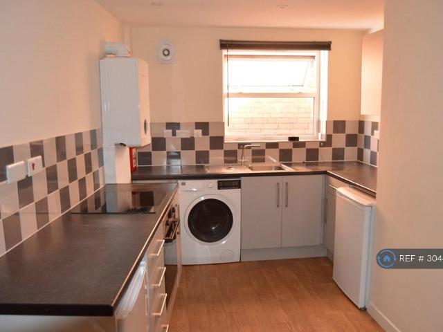 Spilman Street, Carmarthen, SA31 1 bed flat to rent £650 pcm £150 pw