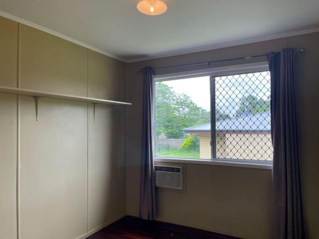 Spilt Level House 4 Big Bedrooms Close to Town