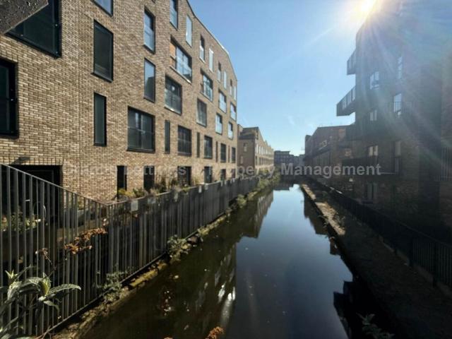 Spindle Mews, New Islington. 2 bed apartment to rent £1,750 pcm £404 pw