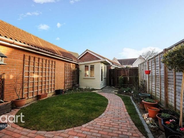 Spindler Close, IPSWICH 3 bed terraced house to rent £1,250 pcm £288 pw