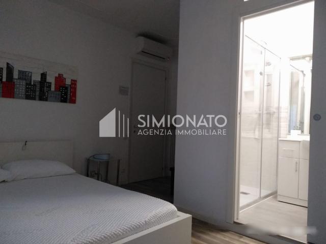 SPINEA VE – AFFITTASI AMPIA STANZA MATRIMONIALE CON BAGNO IN CASA INDIPENDENTE