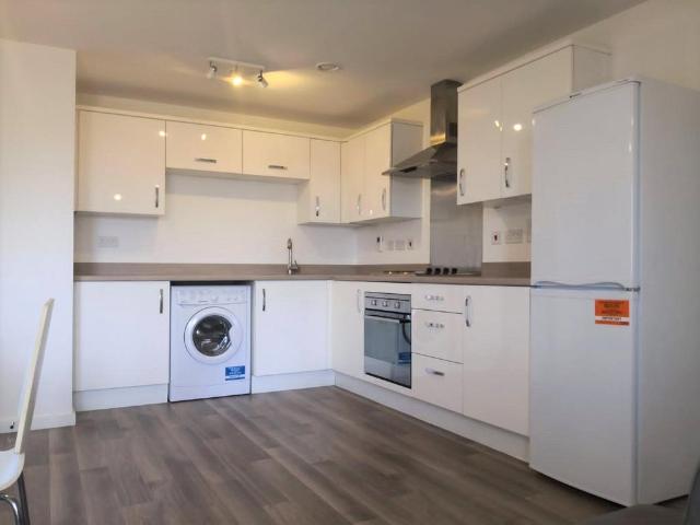 Spinner House, 1A Elmira Way. 2 bed flat to rent £1,225 pcm £283 pw