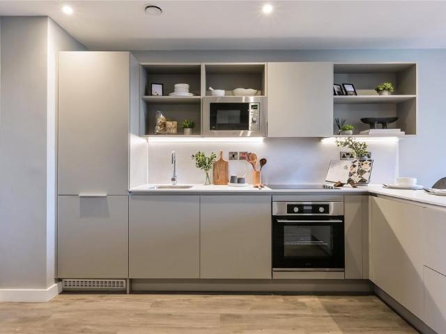 Spinners Yard, Skinner Ln, LS7 1 bed apartment to rent £1,095 pcm £253 pw