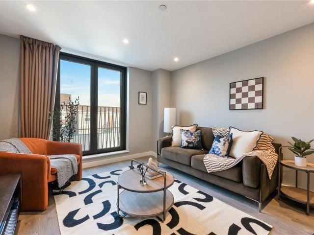 Spinners Yard, Skinner Ln, LS7 2 bed apartment to rent £1,380 pcm £318 pw