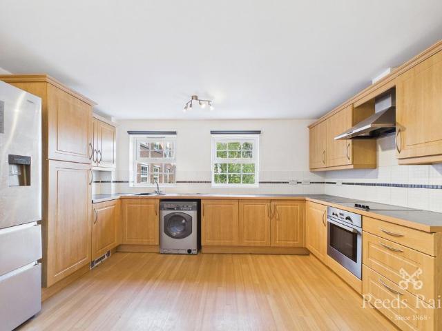 Spinners Court, Chorley PR7 2 bed apartment to rent £825 pcm £190 pw