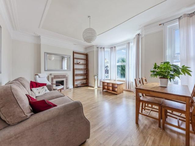 Splended 2 Bed Flat, Burrows Rd, Kensal Green NW10