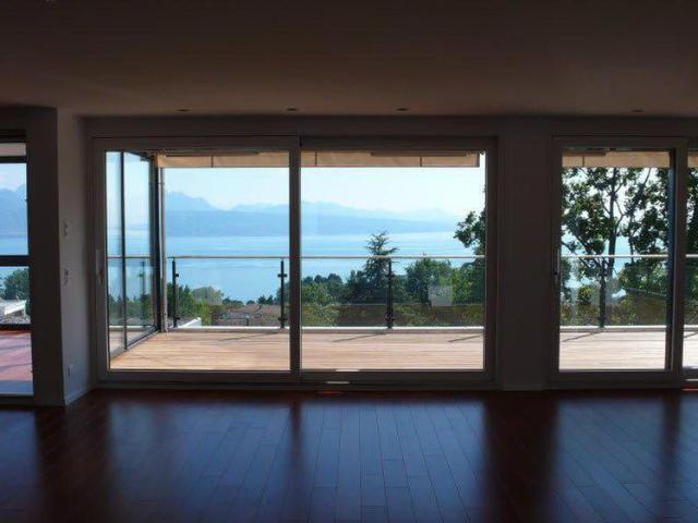 SPLENDID 4 ROOM APARTMENT WITH PANORAMIC VIEWS IN LUTRY