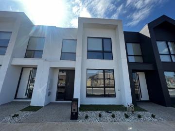 Splendid 4Br Townhouse in Williams Landing!