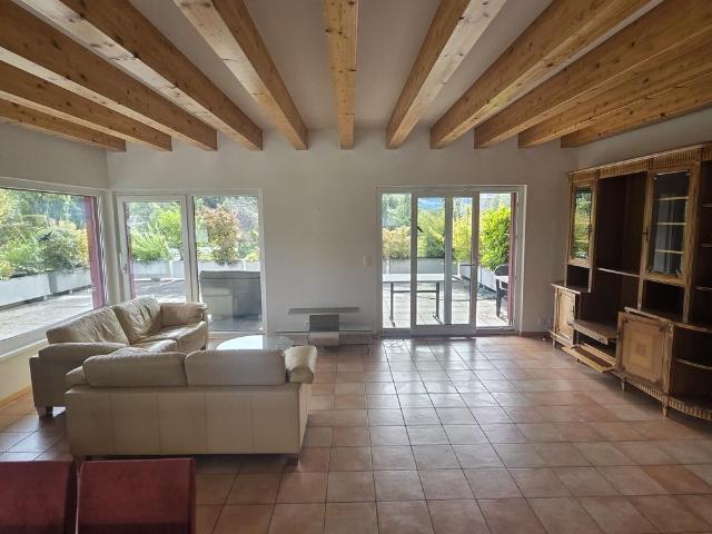 Splendid 5.5 room penthouse apartment in Conthey