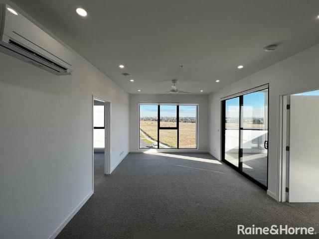 Splendid 2Br Apartment in Williams Landing!