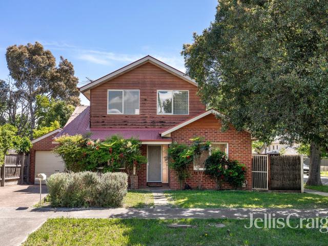 Splendid Townhouse with own street frontage