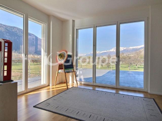 Splendid Villa for rent in Granges VS