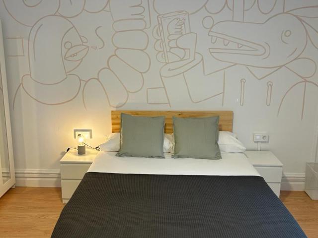 Splendid single bedroom in Sant Pere, Santa Caterina i la Ribera