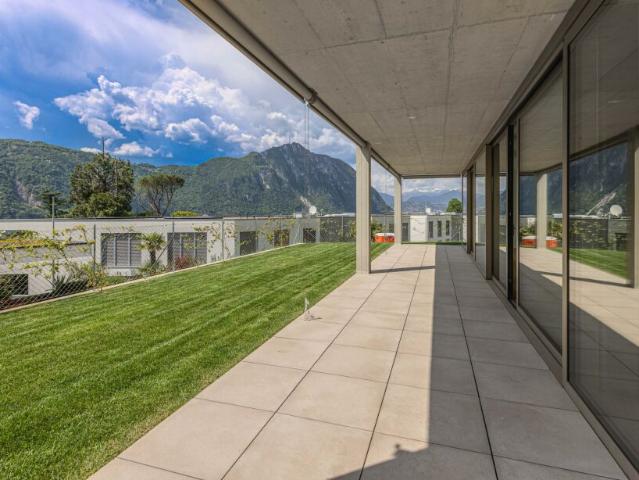 SPLENDIDO 2.5 LOCALI CON GIARDINO E VISTA LAGO A BISSONE