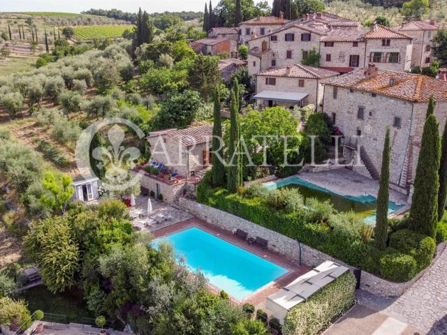 Splendido casale toscano in pietra di circa 120 mq circondat. 180m² Gaiole in Chianti