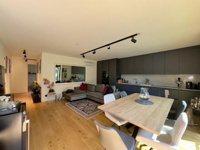 SPLENDIDO E AMPIO 4.5 LOCALI CON FINITURE DI PREGIO A RIVERA