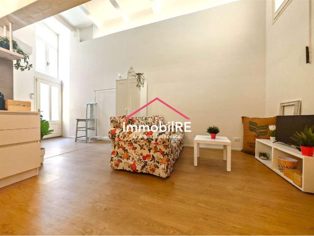SPLENDIDO LOFT AD INGRESSO INDIPENDENTE CENTRO STORICO