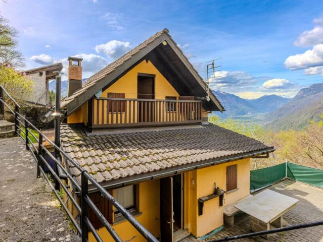 SPLENDIDA CASCINA 6.5 CON STUPENDA VISTA APERTA AD ARBEDO
