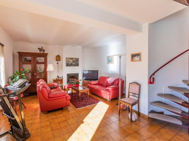 SPLENDIDA CASA DI 3.5 LOCALI CON TERRAZZE A PONTE TRESA