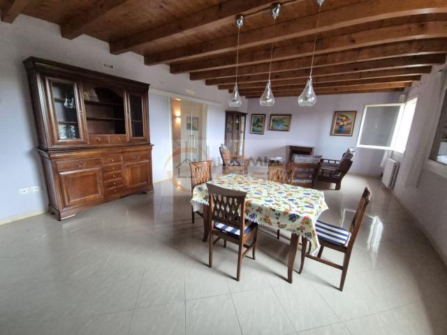Splendida bifamiliare con giardino privato a Saonara