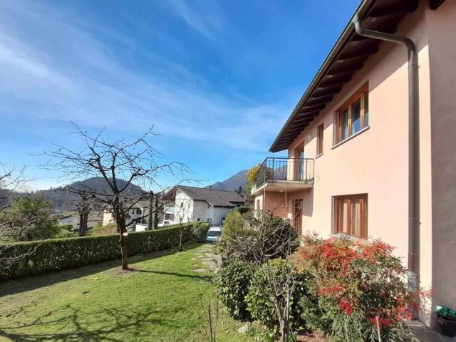 SPLENDIDA VILLA DI 6.5 LOCALI CON AMPIO GIARDINO A CURIO