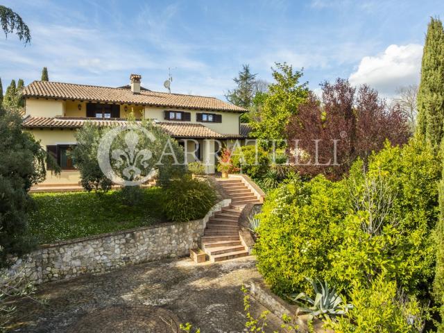Splendida villa di pregio immersa nella quiete delle colline. 490m² Todi