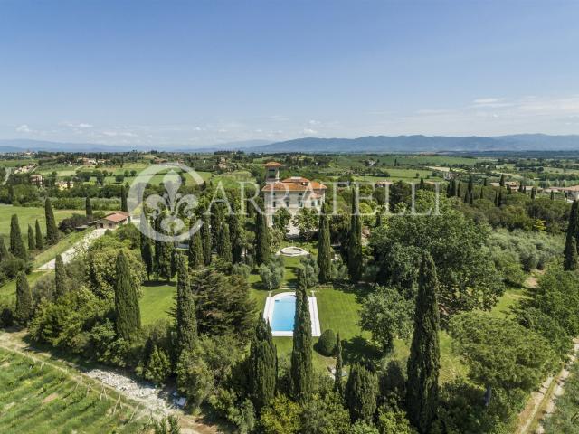 Splendida villa liberty dei primi del ‘900 con giardino all’. 1580m² Foiano della Chiana