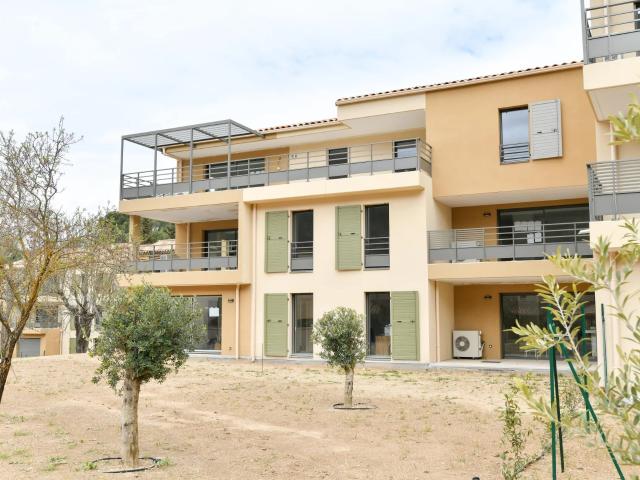 Splendide appartement 3 pièces de 80m² avec grand jardin de. 80m² Aix en Provence