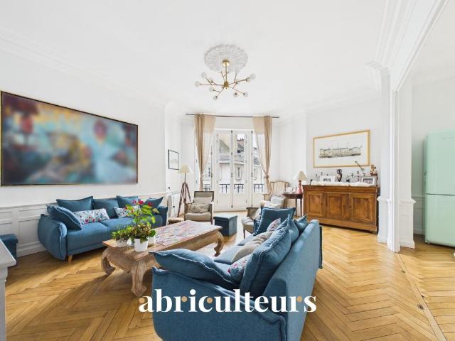 Splendide appartement familial d'environ 200m² dans un immeu. 198m² Nantes