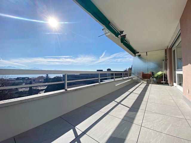 Splendide appartement meublé de 5 pièces avec vue lac