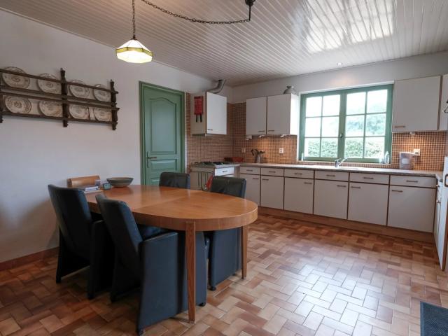Splendide ensemble de deux maisons et une grange à vendre près d