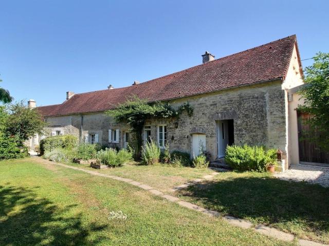 Splendide Longère avec Maison d'amis m² Arthonnay