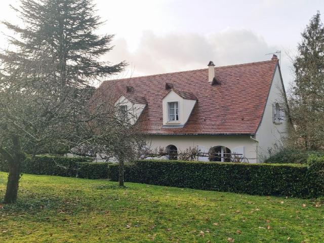 Splendide maison à VERGT Commerces accessibles à pied