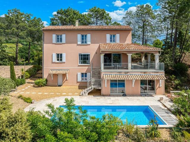 Splendide maison Provençale récente situation rare vue P. 224m² Mérindol les Oliviers