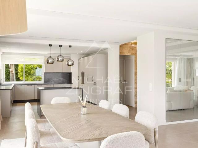 Splendide Villa Contemporaine Rénovée De 320 M² Située Dans. 320m² Antibes