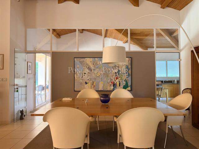 Superbe maison moderne et chaleureuse de 280 m² à Caveirac 280m² Nîmes
