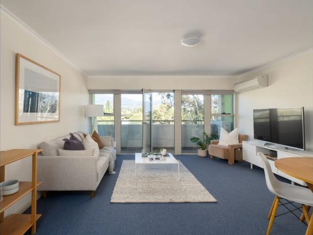 Split Level 2 Bedroom Apartment at Queens Walk, New Town – Discounted Market Rent Conditions Apply