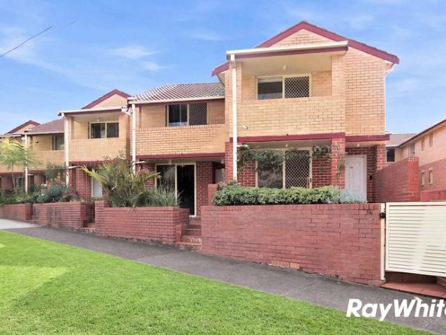 Two Bedroom Townhouse with lock up Garage!