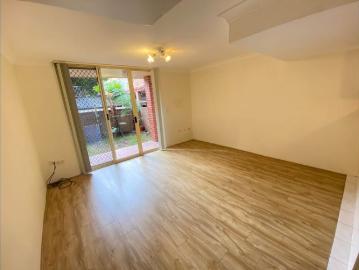 Split Level 2 Bedroom Townhouse!