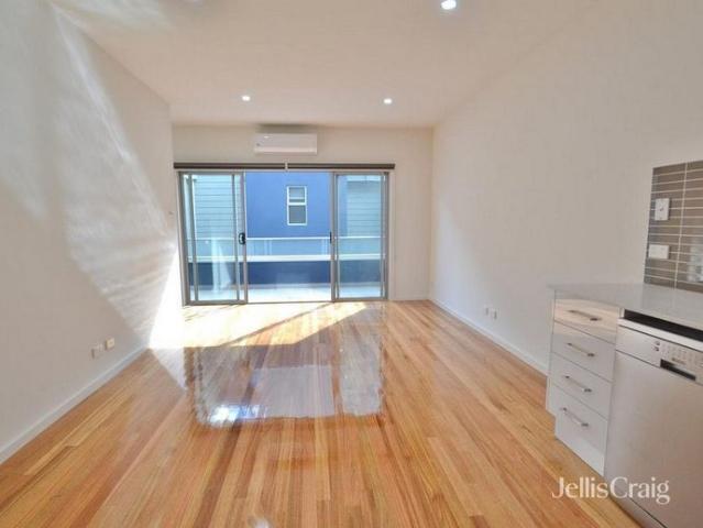Split Level Townhouse in Prime Location