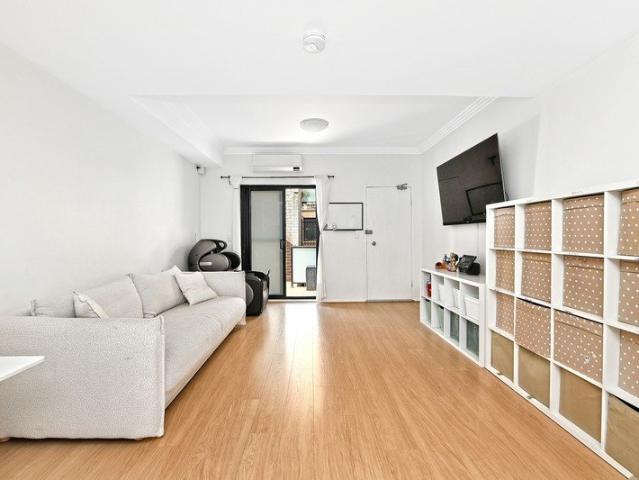 Split level townhouse style apartment in a peaceful yet convenient location