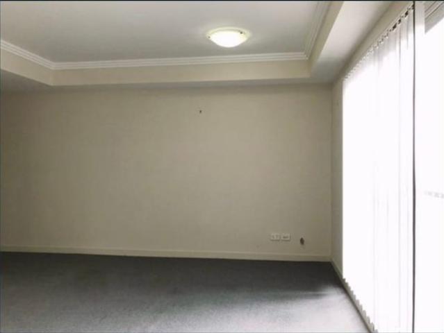 Split Level Apartment Good Parking Position