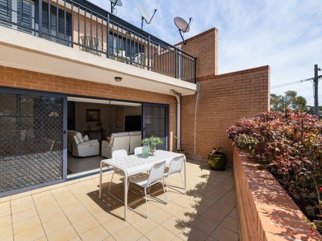 Split level apartment with convenient address