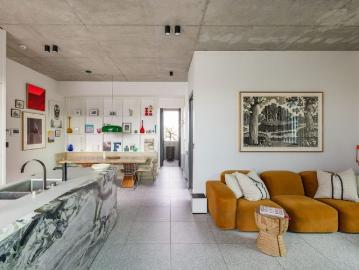 Split level ‘Clarion’ sub penthouse / rooftop terrace and resort facilities