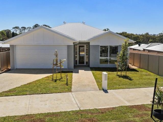 Split Level Design with Soaring 3.8m Ceilings Fully Turnkey Luxury
