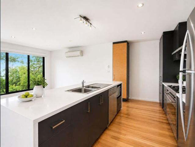SPLIT LEVEL FAMILY LIVING VIEWS INCLUDED!